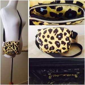 💥💥Betsey Johnson Crossbody💥💥ON SALE
