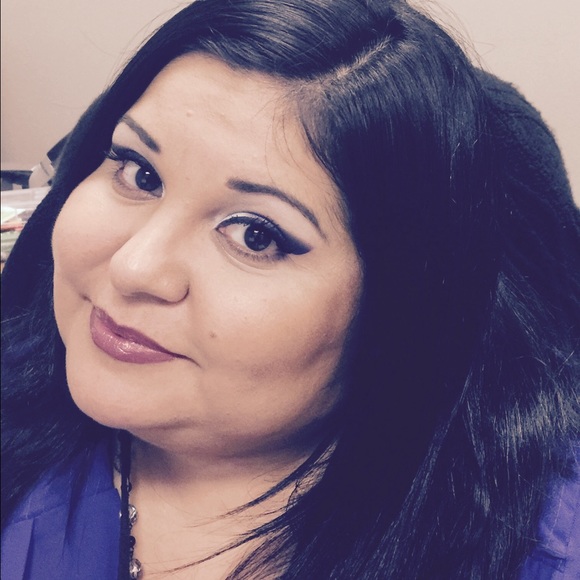 Meet your Posher, Crystal
