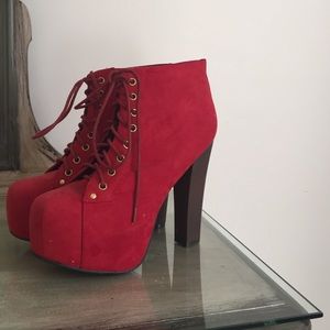 Heel boots