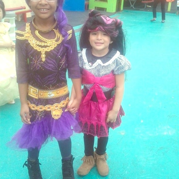 Monster High Draculaura costume.