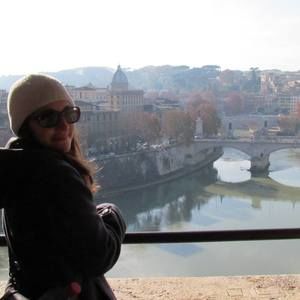 Meet your Posher, Laura