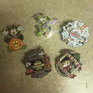 Bundle of Disney pins for TLCWAY