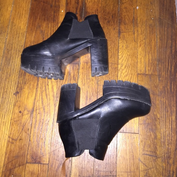 Platform heels - Picture 2 of 2