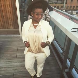 Meet your Posher, Dee