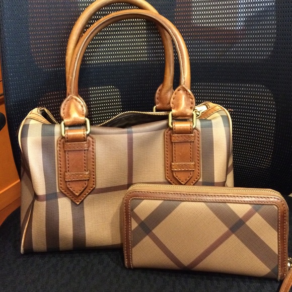 Burberry Handbags - Burberry brown smoke check bowling bag
