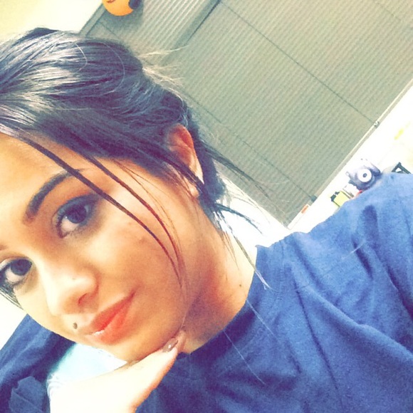 Meet your Posher, Fina