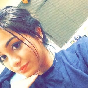 Meet your Posher, Fina