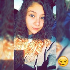 Meet your Posher, Gabriela