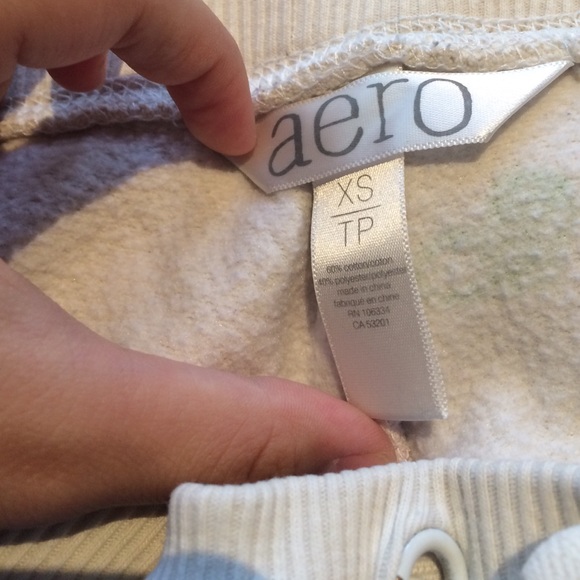 Capri/sweatpants with multi colored hearts - Picture 3 of 3