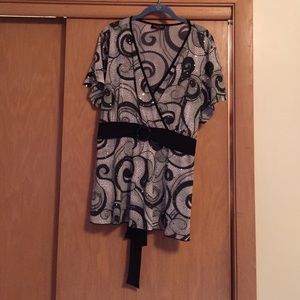 Dressy top w silver sequins