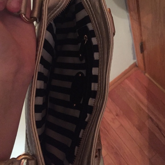 Gold Gianni bini purse - Picture 2 of 3