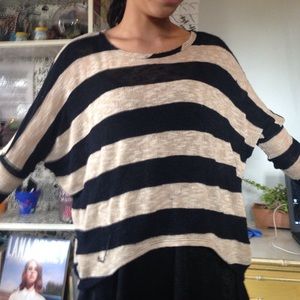 3/4 sleeve sweater cream and black