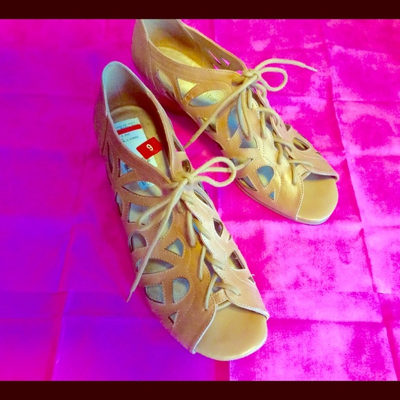 Camel leather sandals with small wedge heel