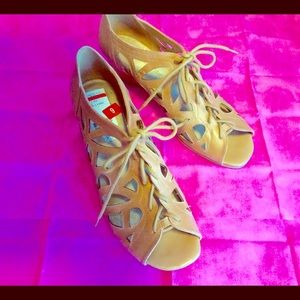 Camel leather sandals with small wedge heel