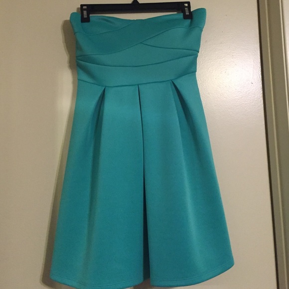 WINDSOR Dresses & Skirts - Windsor dress