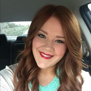 Meet your Posher, Kelli