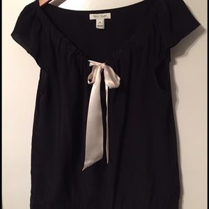 Black house white market blouse
