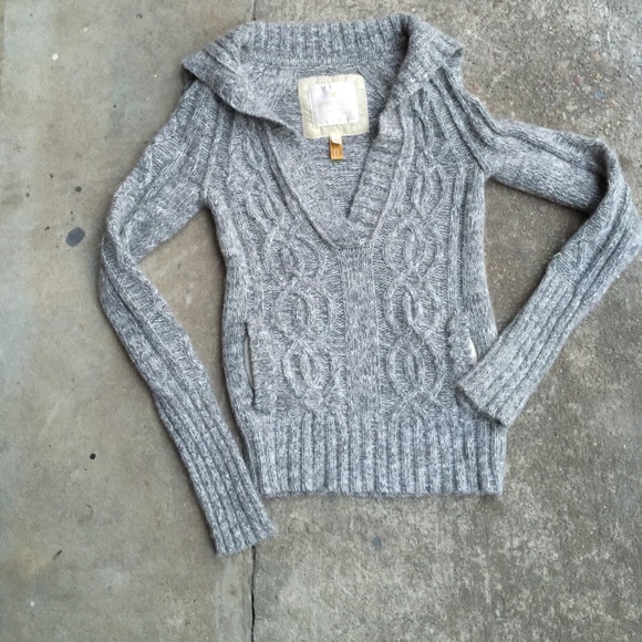 American Eagle Outfitters Sweaters - AEO Sweater