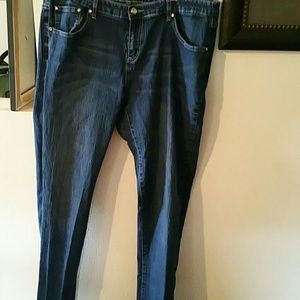Gorgeous bling pocket jeans with pink bling