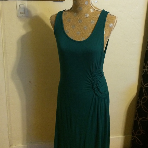 Daisy Fuentes sleeveless dress