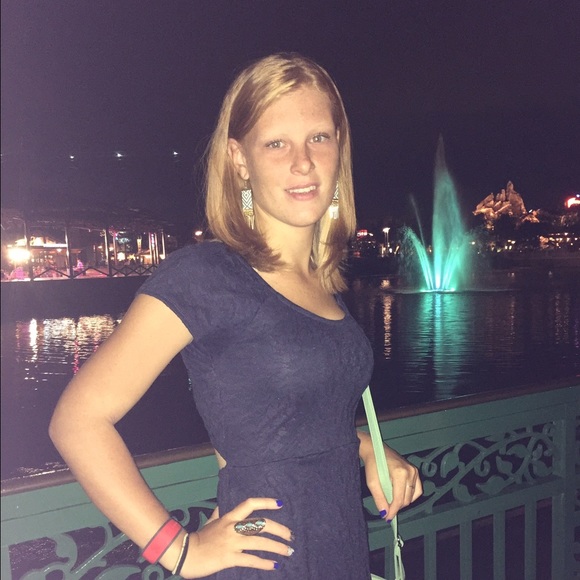 Meet your Posher, Victoria - Picture 1 of 1