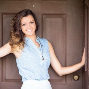 Blue bottom up blouse.