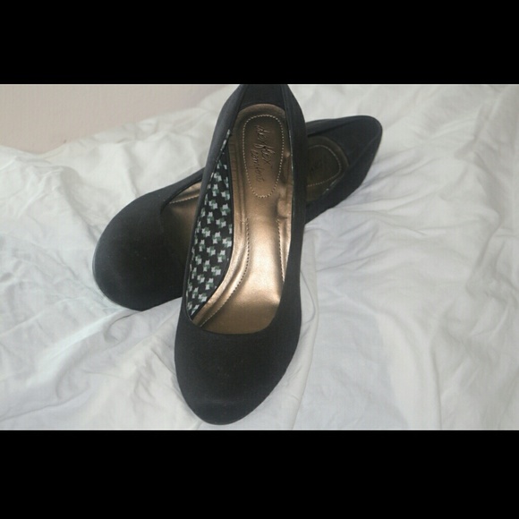 Black Wedges
