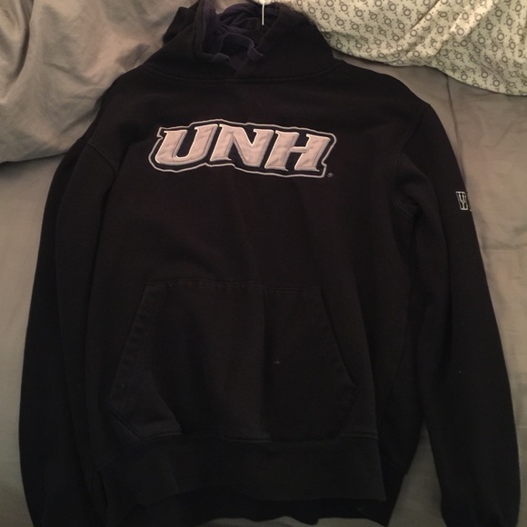 Unh wildcats sweatshirt