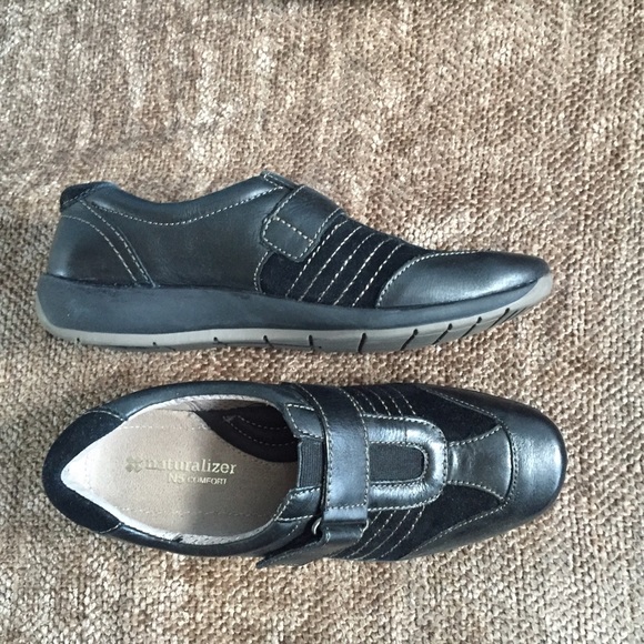naturalizer black sneakers