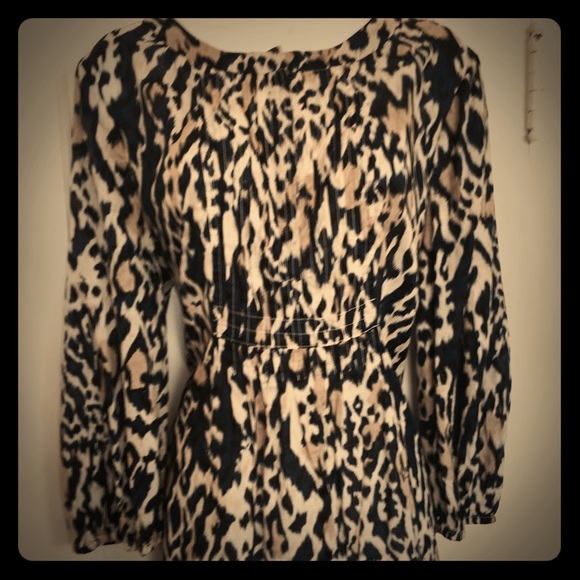 Tahari Top Size L 3/4 Sleeves Button Chest Blouse