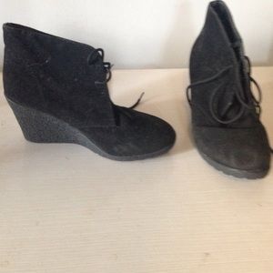 Black wedged booties