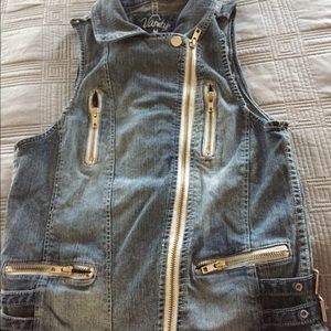 Women's denim vest size medium