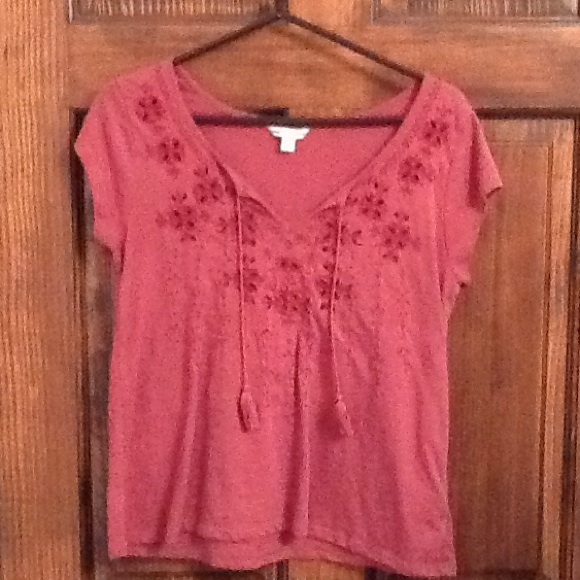 Flower cut out top