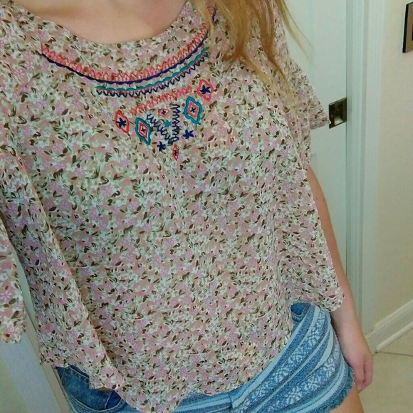 InTu blouse! - Picture 2 of 2