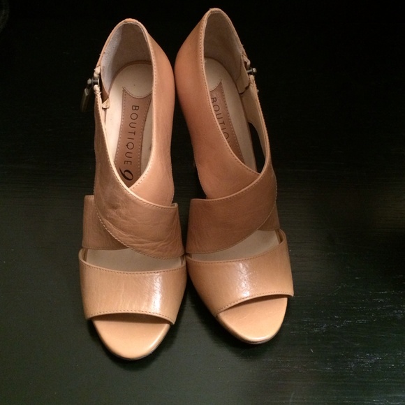 Boutique9 Criss-Cross Nude 'Thomsina' Sandal