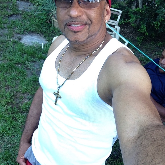 Meet your Posher, Juan - Picture 3 of 4