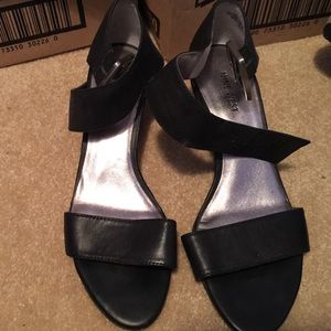 8/$32 Nine West Wedges