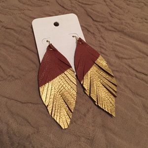 Forever 21 leather leaf gold and brown earrings