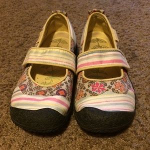 Floral Keen Flats