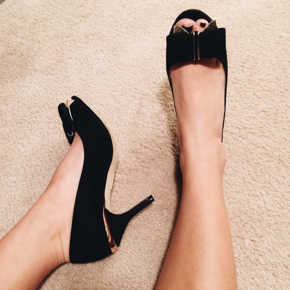 Nordstrom - Louise et Cie - black suede pumps