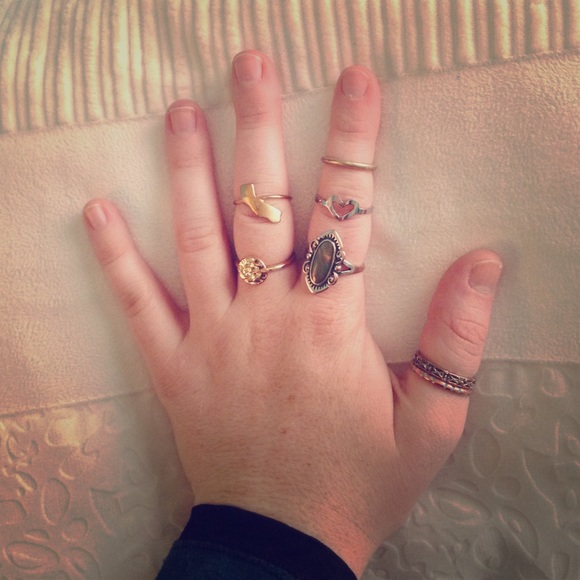 Ring Bundle ⛄️BOGO FREE⛄️