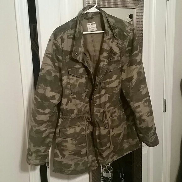 Camo Jacket and Necklace Bundle