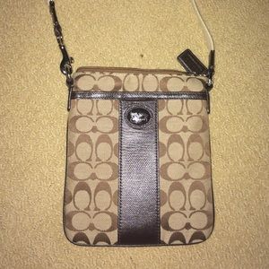 Cross body purse