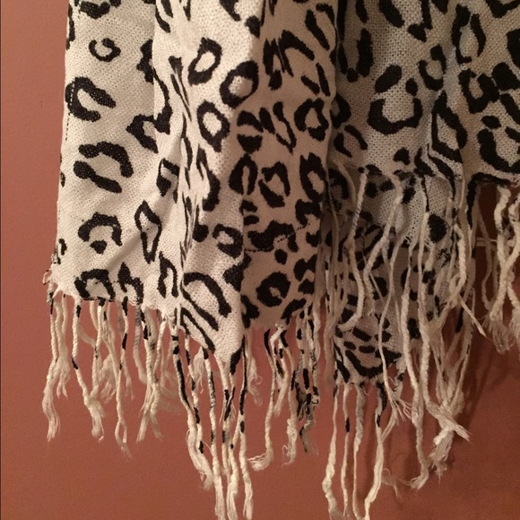 Bebe animal print scarf - Picture 2 of 3