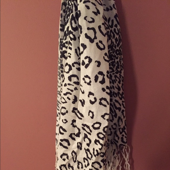Bebe animal print scarf - Picture 3 of 3