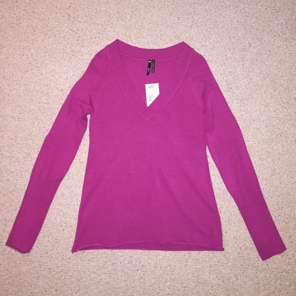 Takeout dark pink sweater. NWT