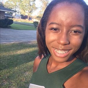 Meet your Posher, Ava