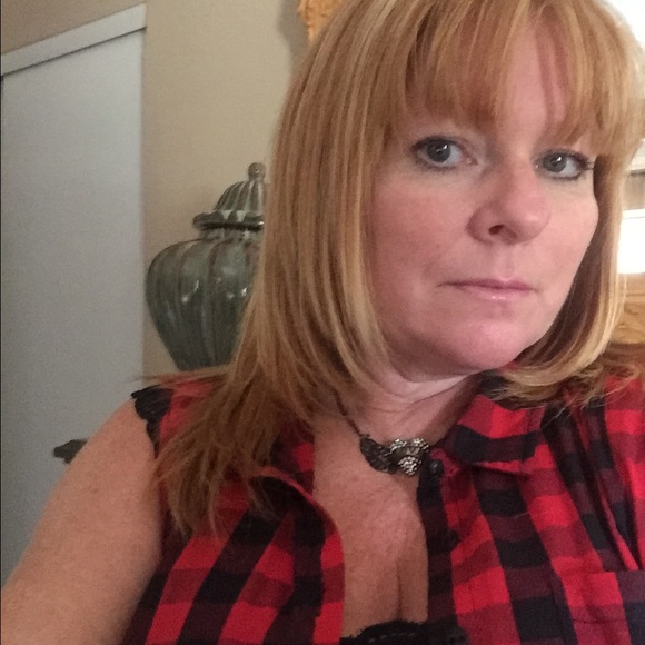 Meet your Posher, Lori - Picture 1 of 1