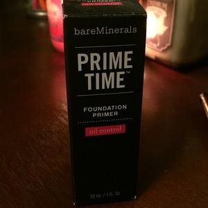 Bare minerals foundation primer oil control