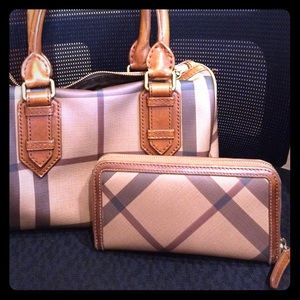 Burberry zip wallet. Check smoke leather